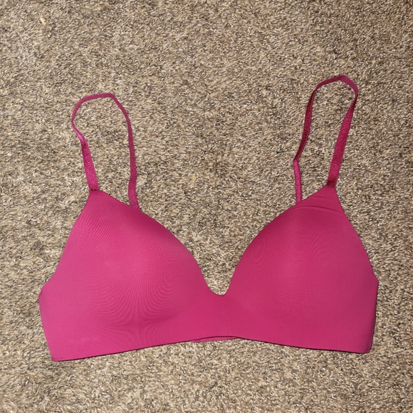 Victoria's Secret Other - VS tshirt lightly lined wireless bra 32C